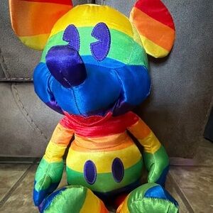 Limited Edition - Rainbow Mickey Mouse